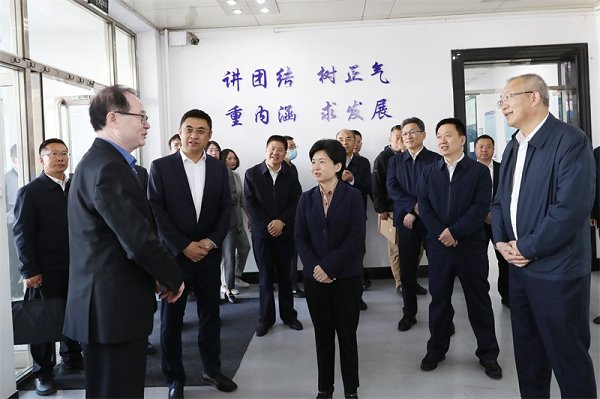 副省长王岚到哈尔滨理工大学调研