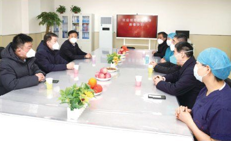 张波主任新春慰问一线医务人员
