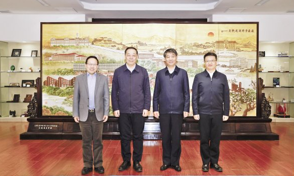  学校党委书记吕保平、校长黄营率队赴天津大学考察交流
